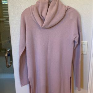 Neiman Marcus cashmere set. Luxurious matching pink lounge set. 100% cashmere!